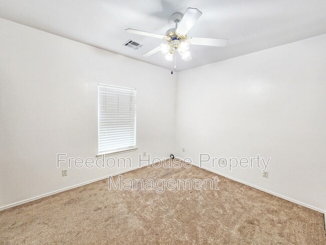 Building Photo - 530 Bourbon St