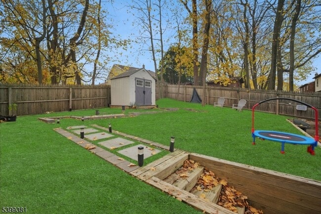 Building Photo - 17 Edison Dr