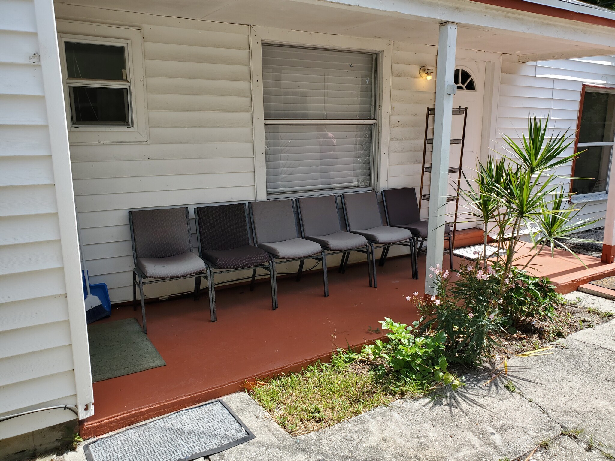 Building Photo - 613 El Prado