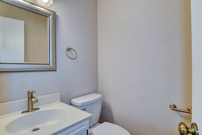 Building Photo - FOR RENT -  AEIRES ON THE BAY!