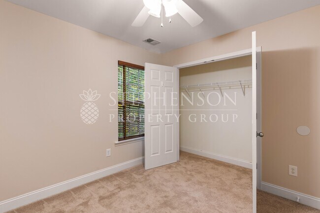 Building Photo - 405 Abbeydale Way