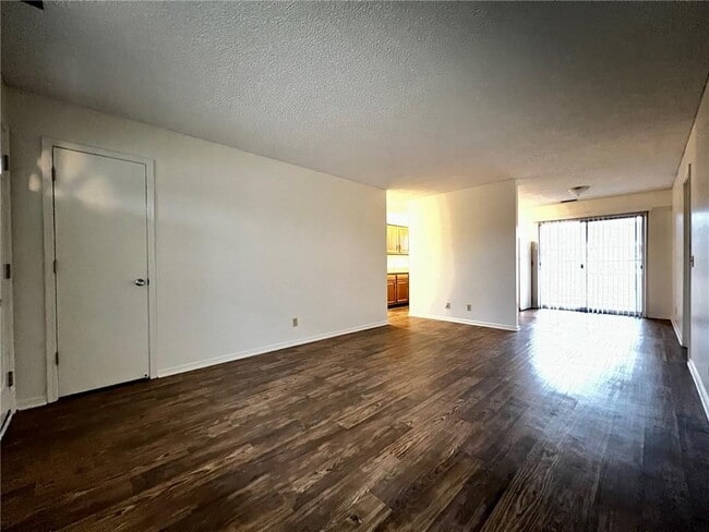 Building Photo - 2004 Horseshoe Dr