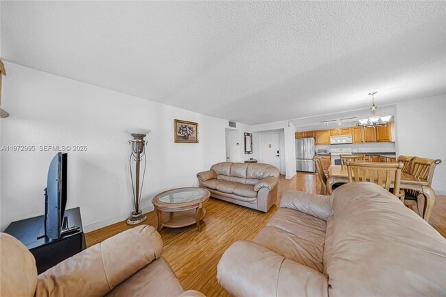 Building Photo - 1825 S Ocean Dr