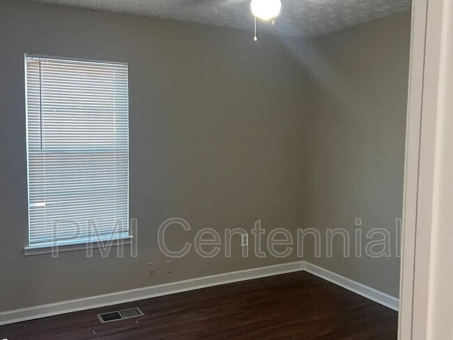 Building Photo - 3543 N Hopkins Ct
