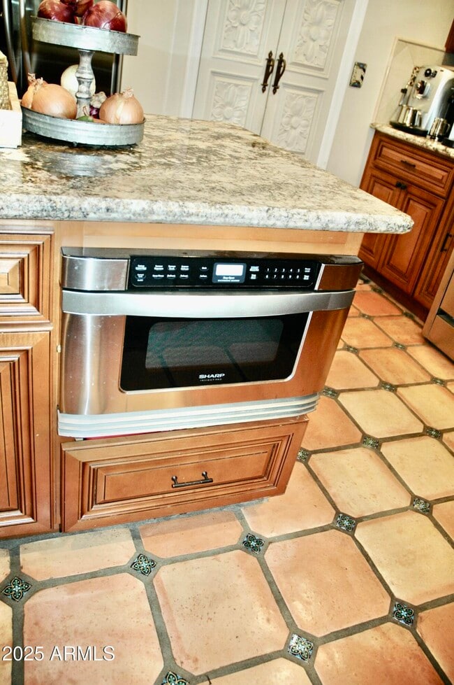 Building Photo - 6108 E Morning Vista Ln