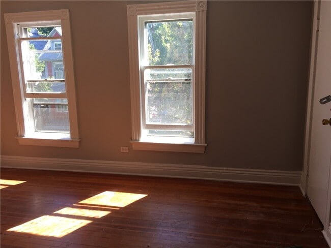 Building Photo - 82 Asbury St