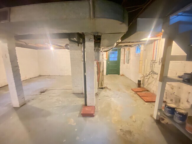 Building Photo - 3840 Olive St