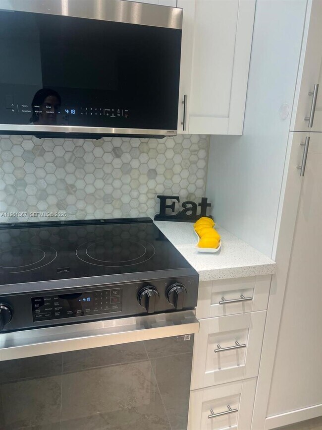 Building Photo - 1400 SW 124th Terrace