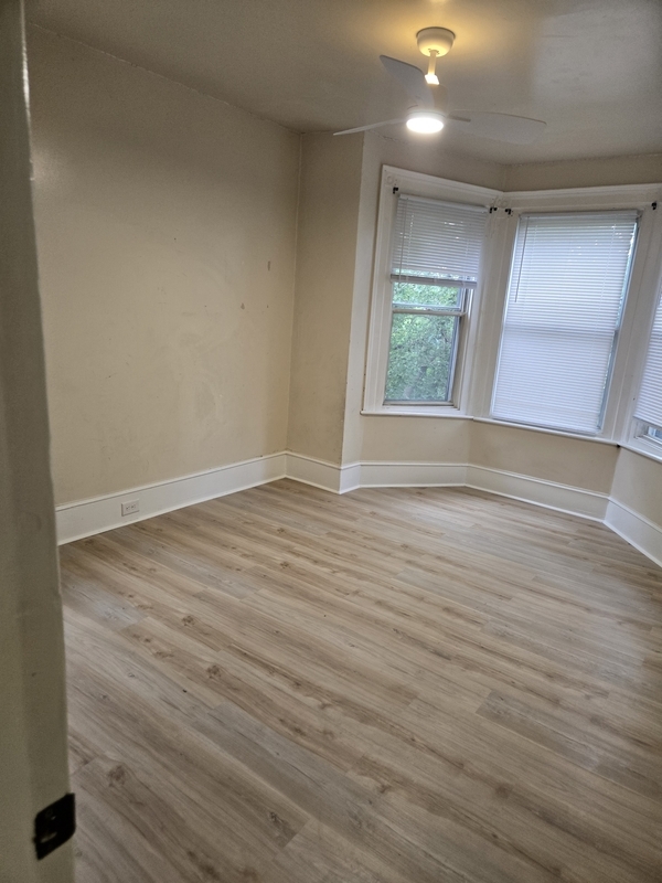 Building Photo - 1306 W Hunting Park Ave
