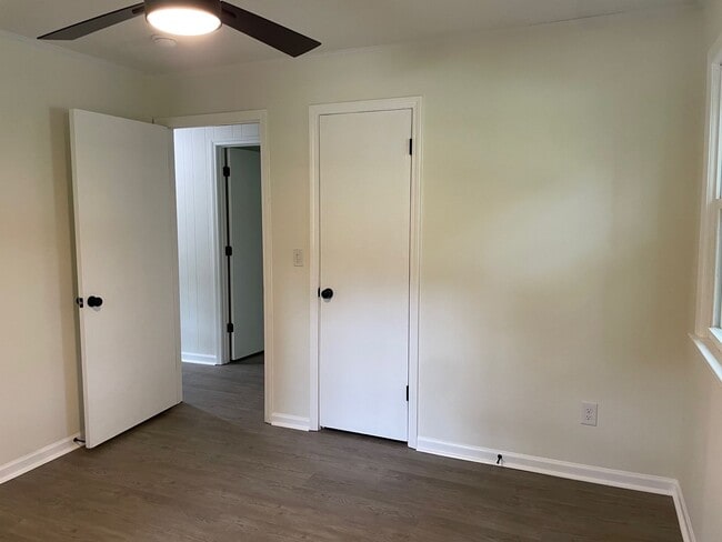 Building Photo - NEWLY RENOVATED 3 BED, 2 BATH BRICK HOME L...