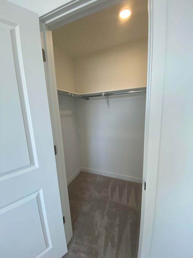 East bdroom walk in closet - 1971 Sand Holw Dr