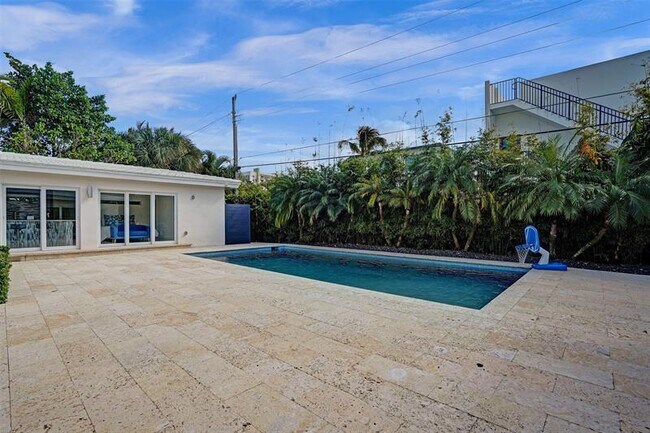 Building Photo - 2514 Yacht Club Blvd