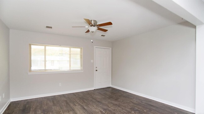 Building Photo - 7304 Dahlia Dr