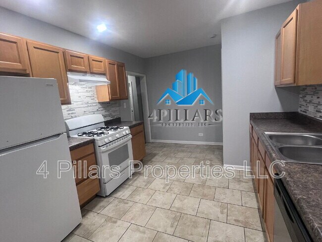 Building Photo - 403 Kenwood St