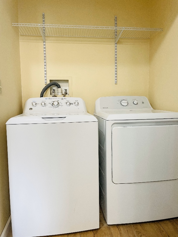 Building Photo - 14 Southbury Rd