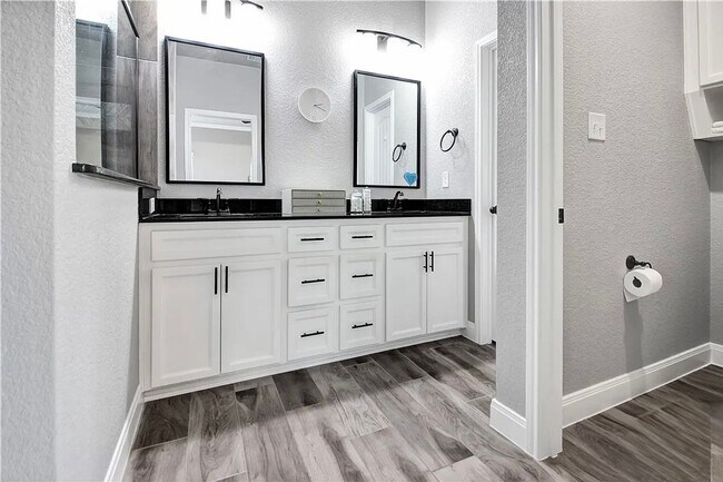 Building Photo - 7307 Diamond Dove Dr