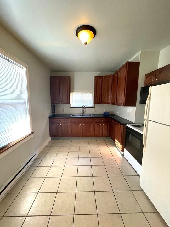 Building Photo - 336-338 Union St