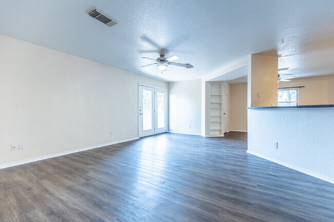 Building Photo - 7910 Lattimer Pond