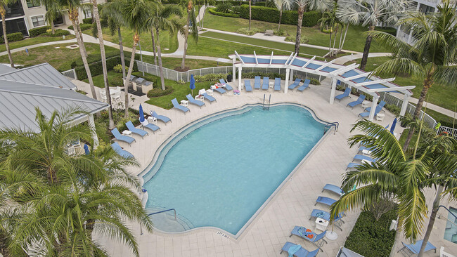 Building Photo - 515 Bay Colony Dr N