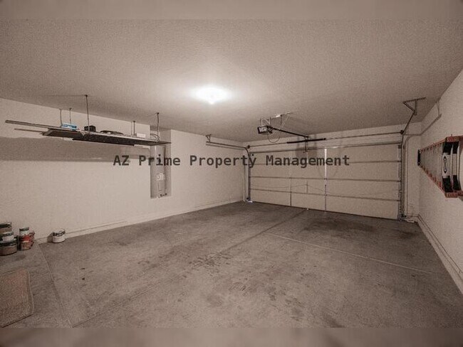 Building Photo - 6715 S 35th Dr