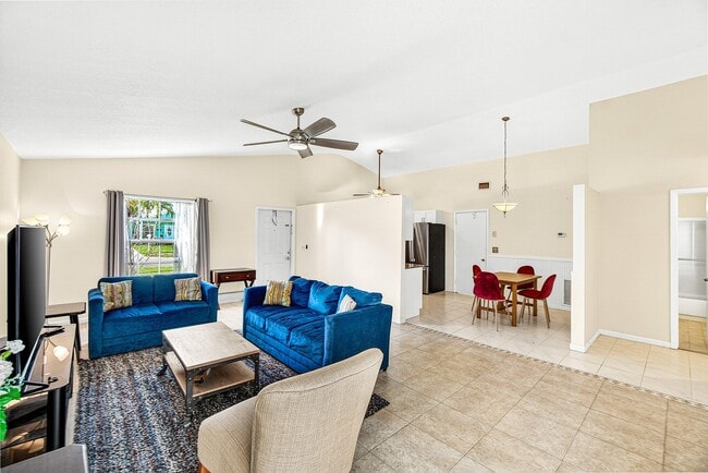 Building Photo - 7883 Blackwood Ln