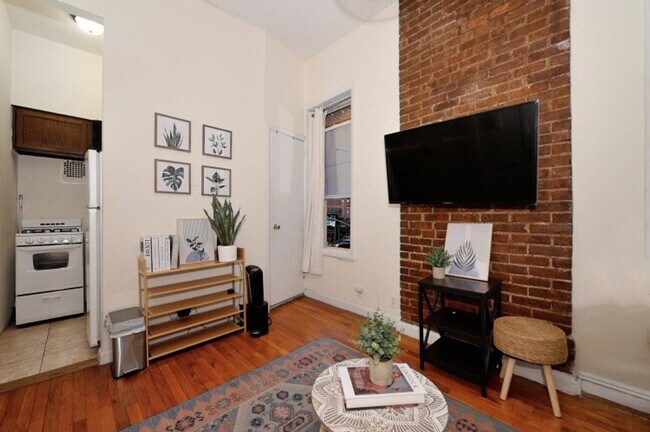 Building Photo - 1762 2nd Ave