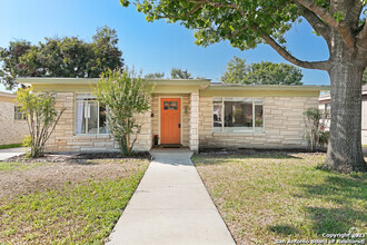Building Photo - 534 Cosgrove St