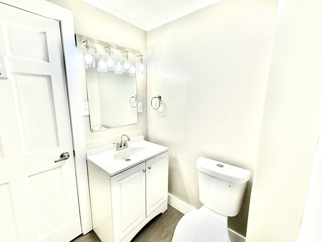 Building Photo - 2007 S 8th St