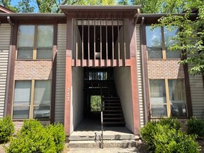 Building Photo - 333 W Lake Ave