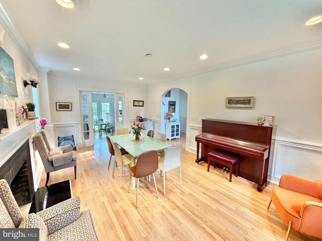 Building Photo - 7538 Morningside Dr NW