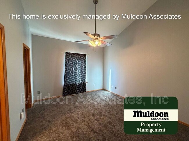 Building Photo - 821 Legend Oak Dr