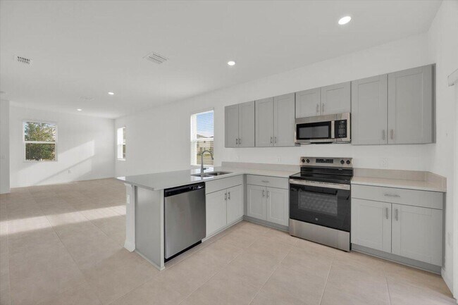 Building Photo - 3045 Skyline Lp