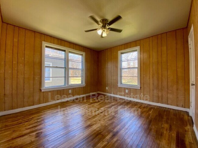 Building Photo - 547 Wyche St