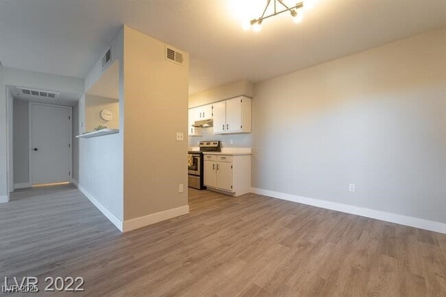 Building Photo - 8101 W Flamingo Rd