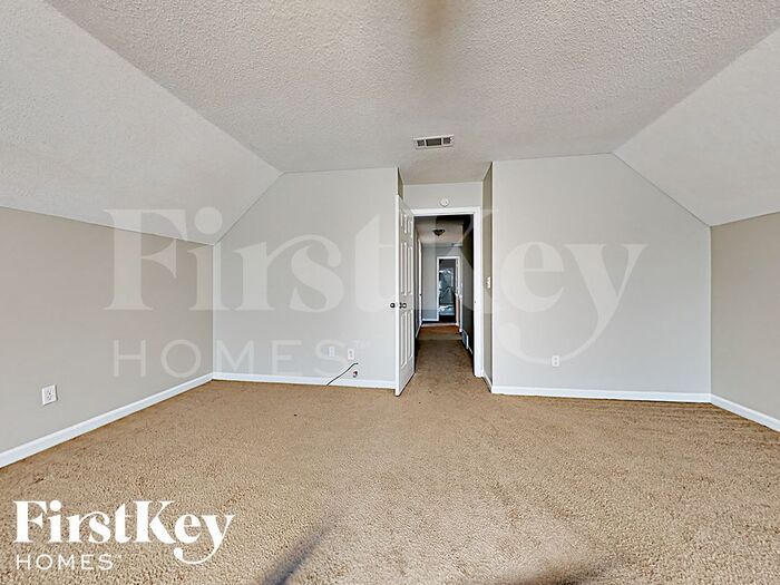 Building Photo - 7699 Parkmont Dr
