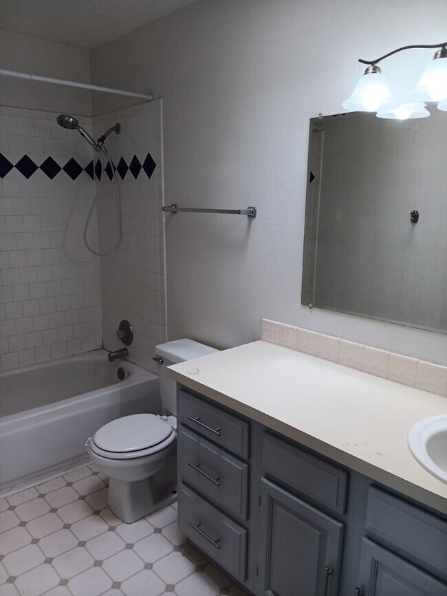 Building Photo - 3 Bedroom, 2.5 Bathroom Home! Schedule a Showing Soon!