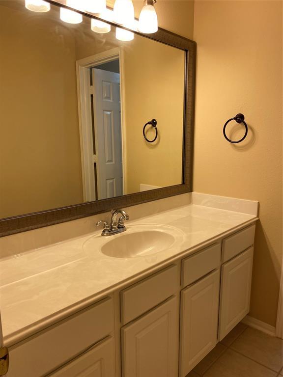 Building Photo - 2114 Winding Hollow Dr
