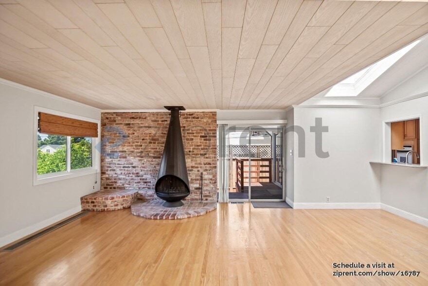 Building Photo - 1636 Jenevein Ave