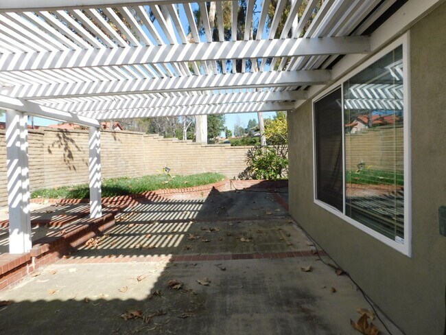 Building Photo - Charming 4 Bed, 2 Bath, Single-Story home in Fullerton.