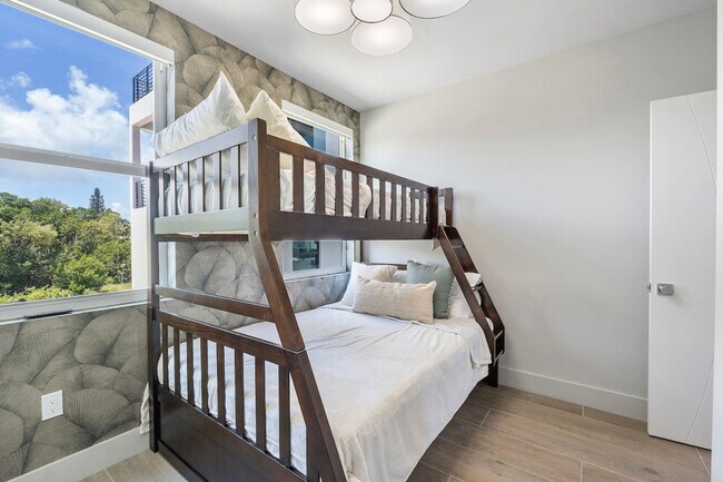 Building Photo - 99 Seaside Ave