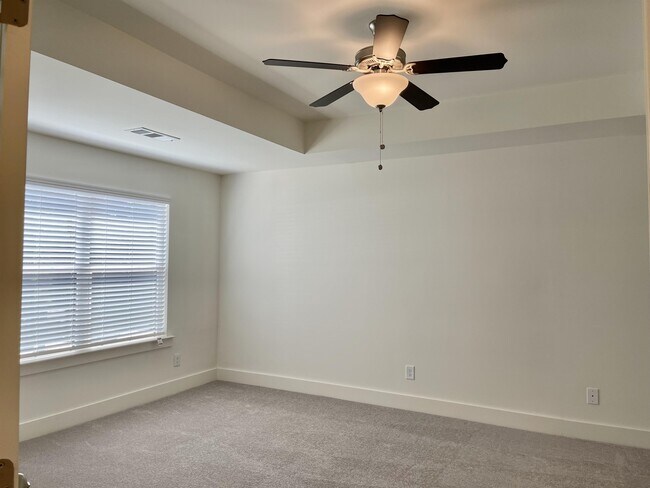 Building Photo - 175 N Auburn Landing Pl