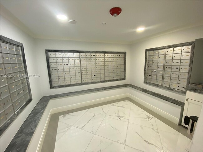 Building Photo - 531 N Ocean Blvd