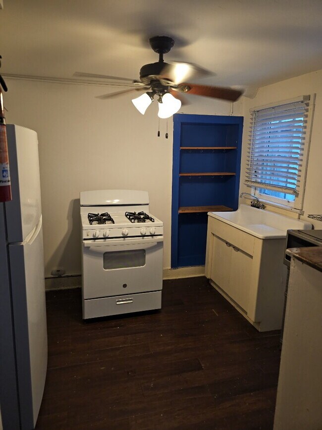 Building Photo - Charming 1BR in the Heart of Charleston — 46½ Vanderhorst Street Unit A