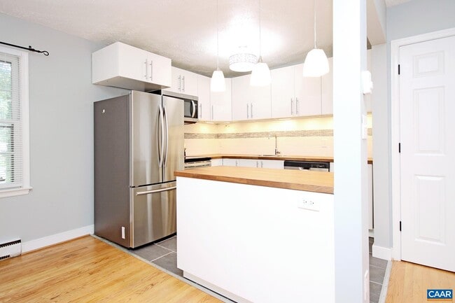 Building Photo - 110 Olinda Dr