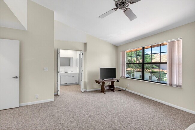 Building Photo - 7865 La Mirada Dr