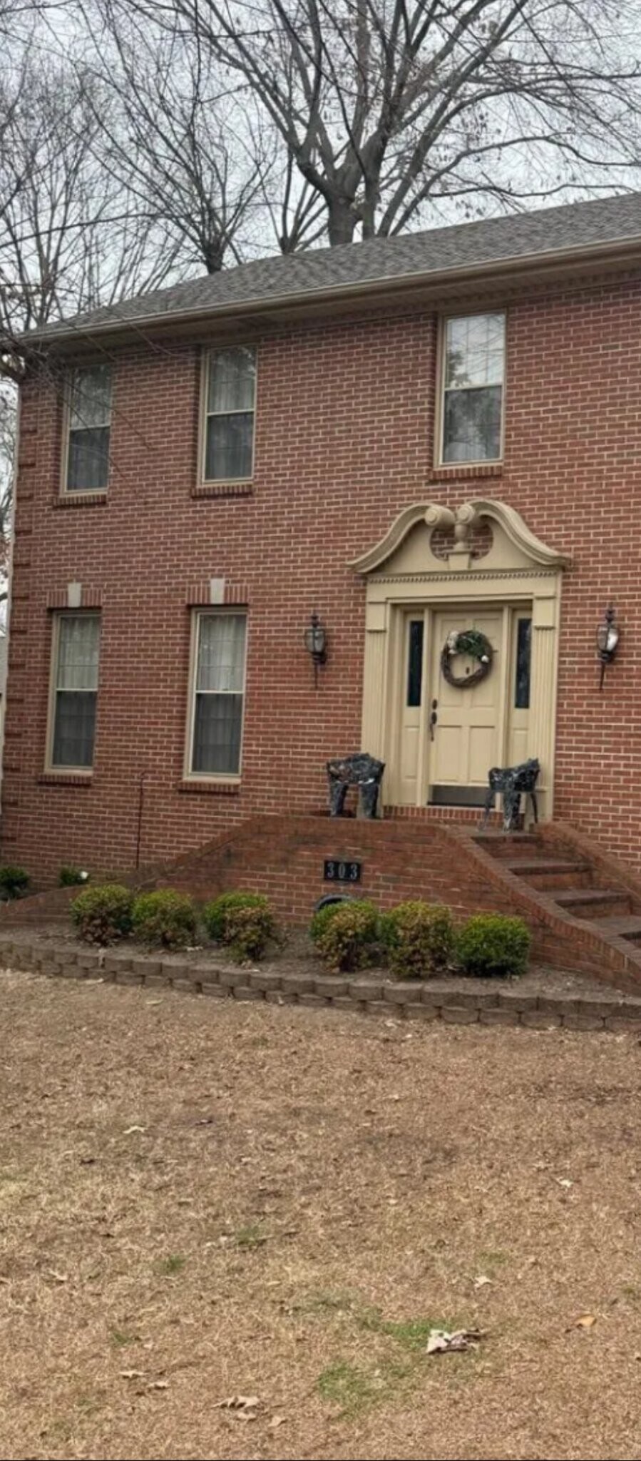 Building Photo - 303 Woodford Pl