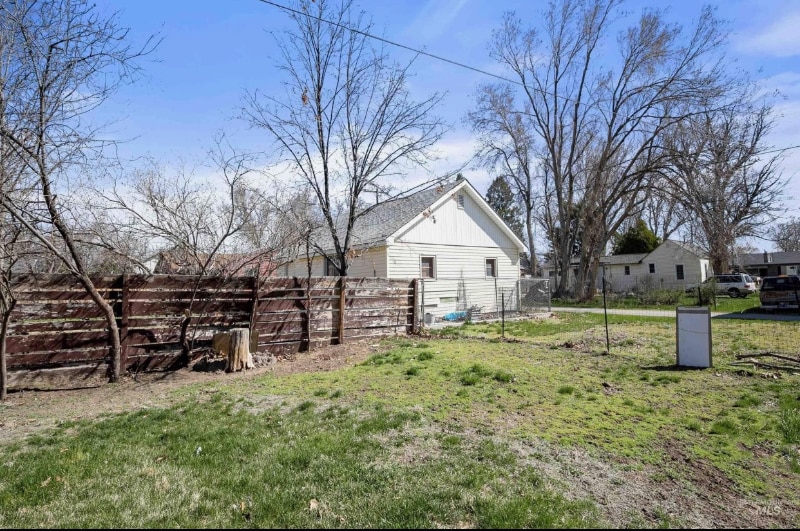 Building Photo - 570 N 8th E