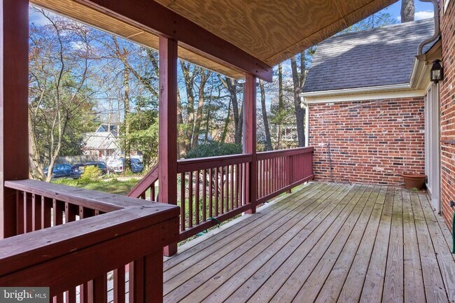 Building Photo - Palisades Gem Ready for Immediate Move-in!!