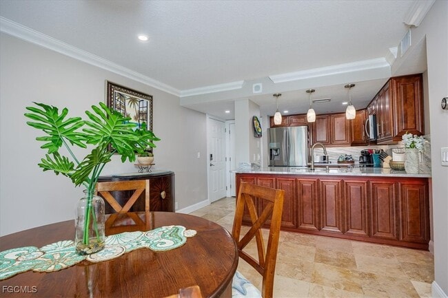 Building Photo - 2885 Palm Beach Blvd