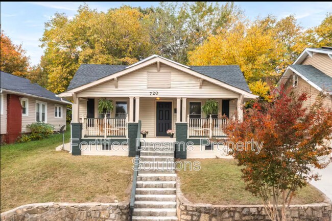 Building Photo - 720 S Broad St